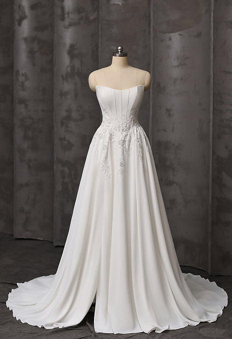 Eden Wedding Dress (Curve Collection)