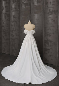 Eden Wedding Dress (Curve Collection)