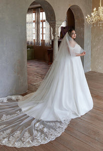 Winslet Wedding Dress (Curve Collection)