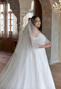Winslet Wedding Dress (Curve Collection)