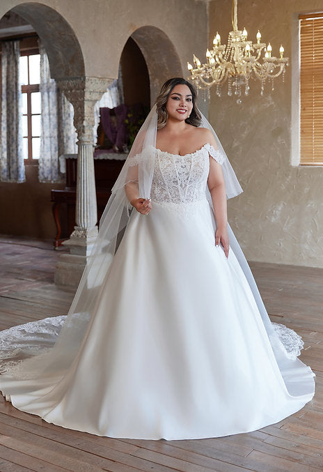 Winslet Wedding Dress (Curve Collection)