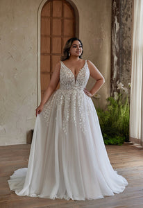 Laurell Wedding Dress (Curve Collection)