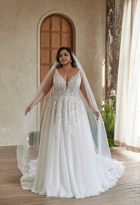 Laurell Wedding Dress (Curve Collection)