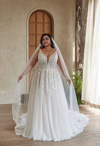 Laurell Wedding Dress (Curve Collection)