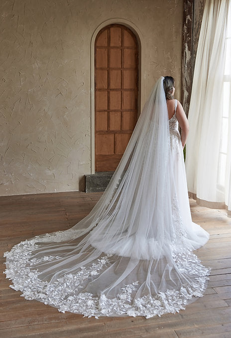 Laurell Wedding Dress (Curve Collection)