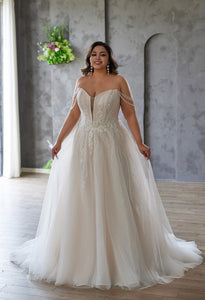 Krystal Wedding Dress (Curve Collection)