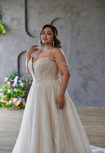 Krystal Wedding Dress (Curve Collection)