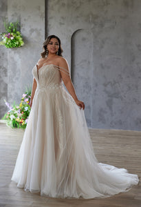 Krystal Wedding Dress (Curve Collection)
