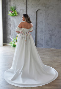 Eden Wedding Dress (Curve Collection)