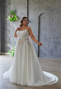 Eden Wedding Dress (Curve Collection)