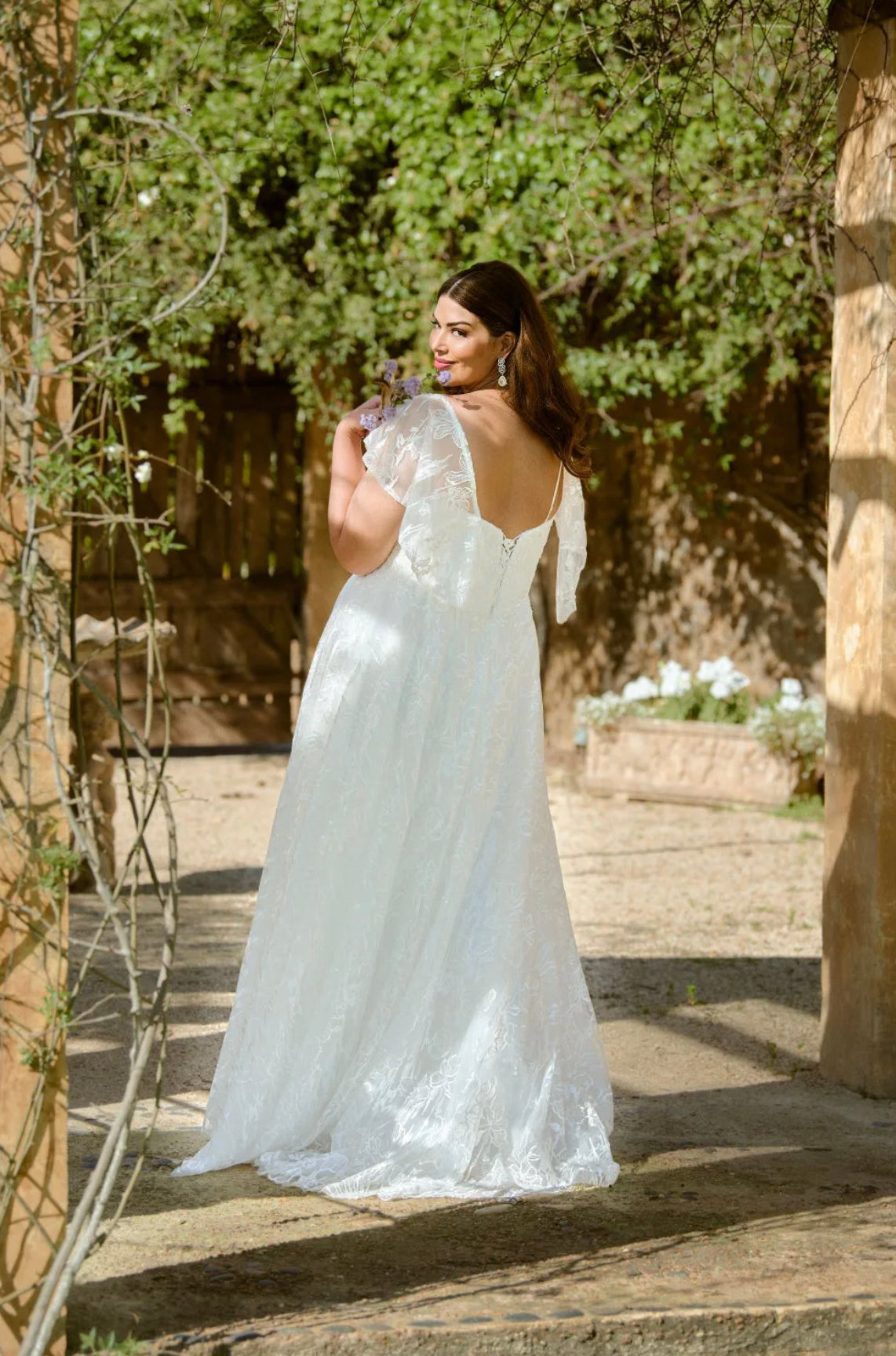 Kanas Vintage White Wedding Gown